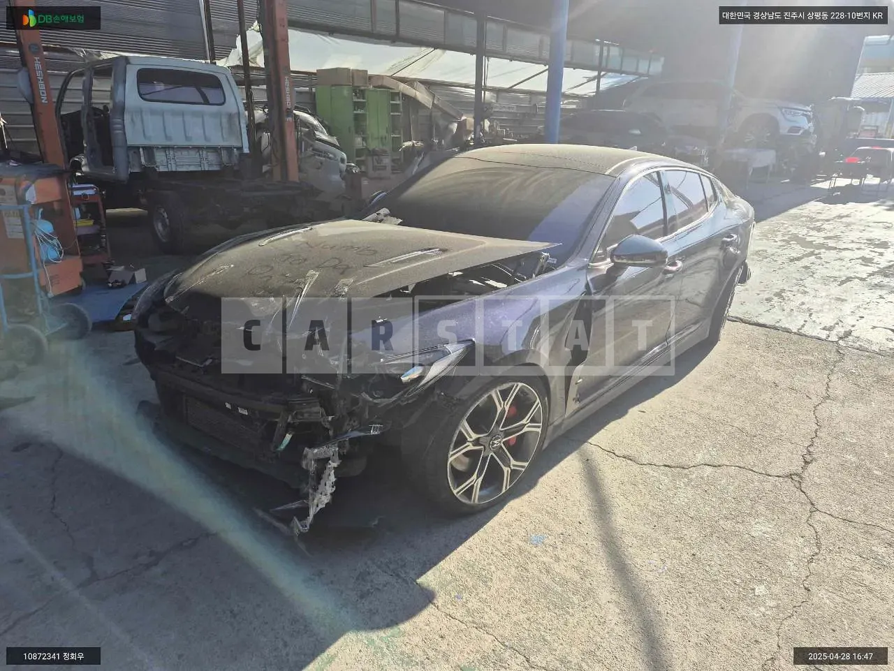 Photo 2 of 12: 2017 Kia Stinger, VIN KNAE351ABJS004489 — Korean insurance auction