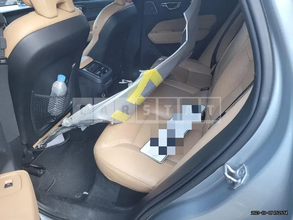 Photo 2 of 21: 2018 Volvo XC60D5 AWD, VIN YV1UZ68TCK1221689 — Korean insurance auction