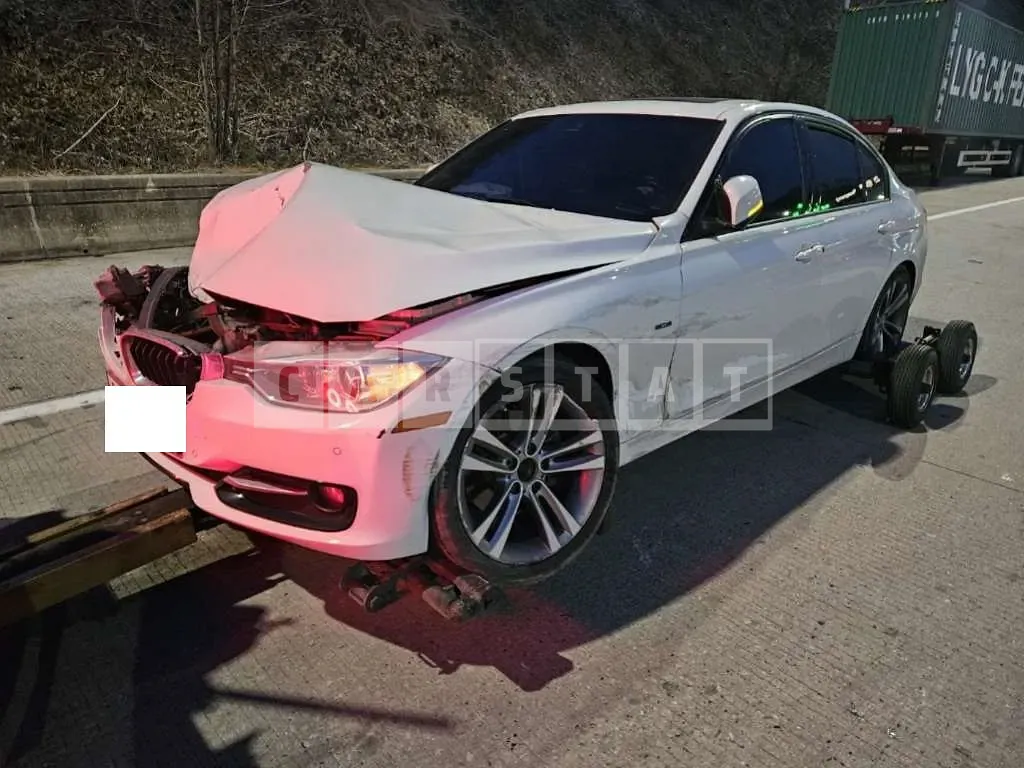 Photo 2 of 8: 2015 BMW 320d, VIN WBA3D3107FK278048 — Korean insurance auction