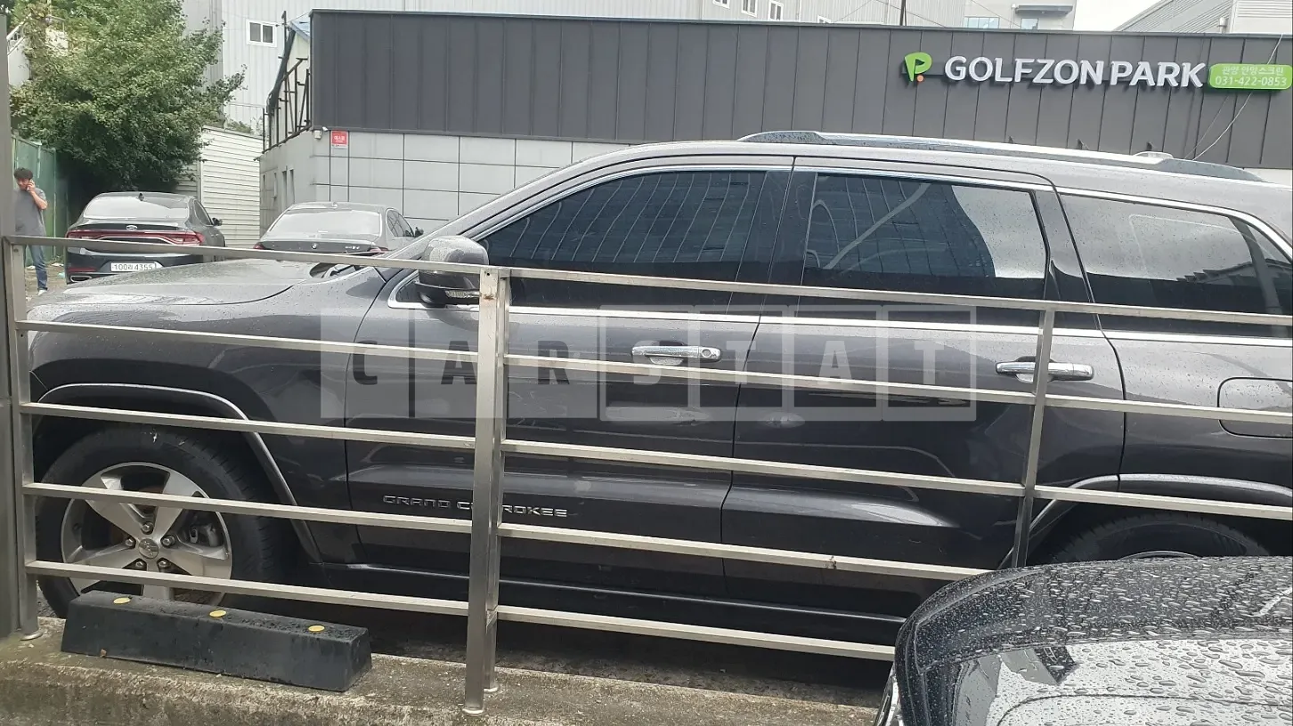 Photo 2 of 4: 2016 Jeep Zip Grand Cherokee — Korean insurance auction