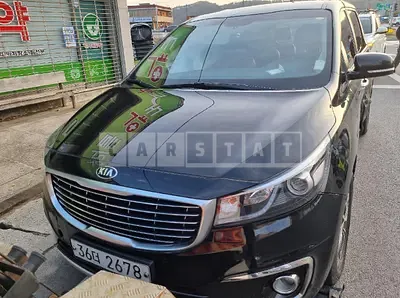 Photo 1 of 10: 2018 Kia Carnival, VIN KNAMB81ABJS428843 — Korean insurance auction