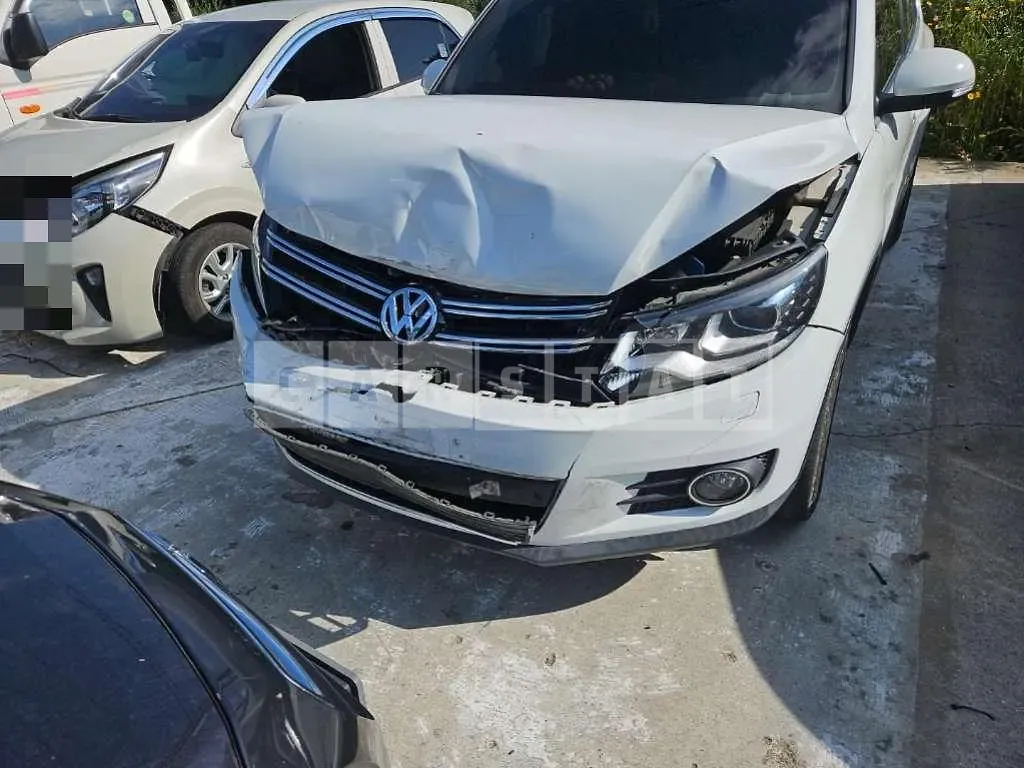 Photo 2 of 8: 2015 Volkswagen Tiguan 2.0 TDI BMT — Korean insurance auction