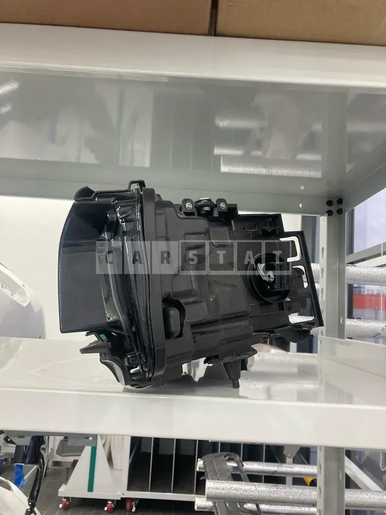 Photo 2 of 4: 2020 BMW Light 530i Headlamp, VIN WBA71BH07MWW99090 — Korean insurance auction