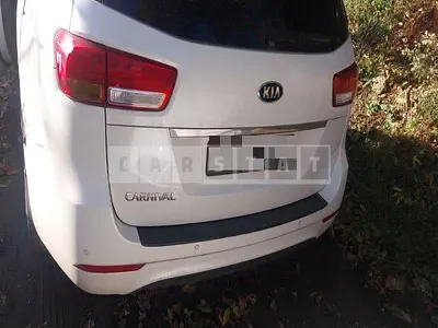 Photo 1 of 5: 2016 Kia Carnivals — Korean insurance auction