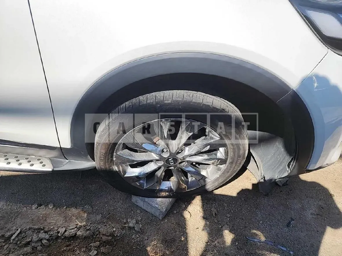 Photo 2 of 22: 2018 Kia Sorento 2.2 (4WD), VIN KNAPK81BDKA499125 — Korean insurance auction