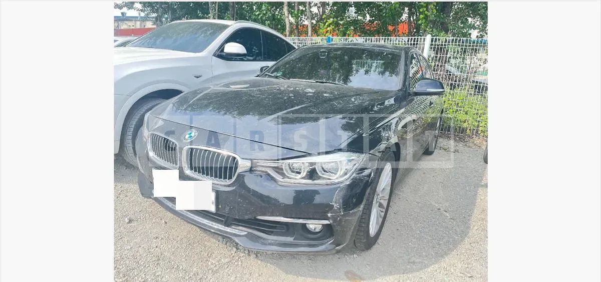 Photo 2 of 2: 2018 BMW (parts) 320i Headlamp — Korean insurance auction