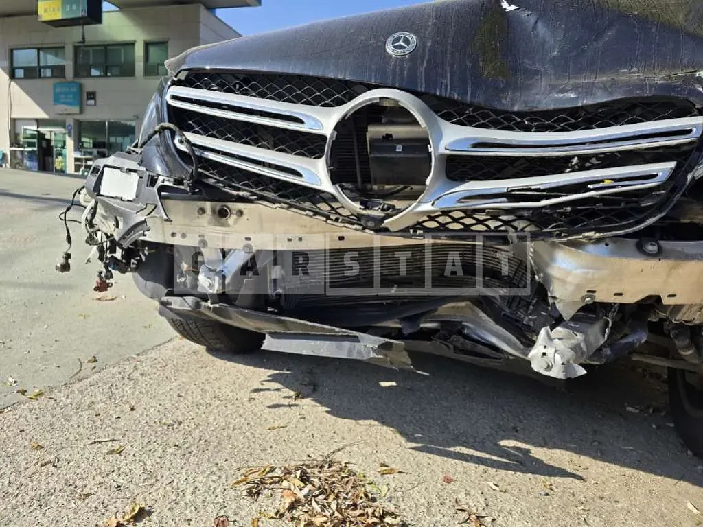 Photo 2 of 8: 2019 Mercedes-Benz GLC350 e 4Matic — Korean insurance auction