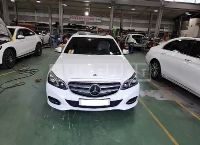 Photo 1 of 40: 2016 Mercedes-Benz E 200, VIN WDDHF3EB7GB275608 — Korean insurance auction