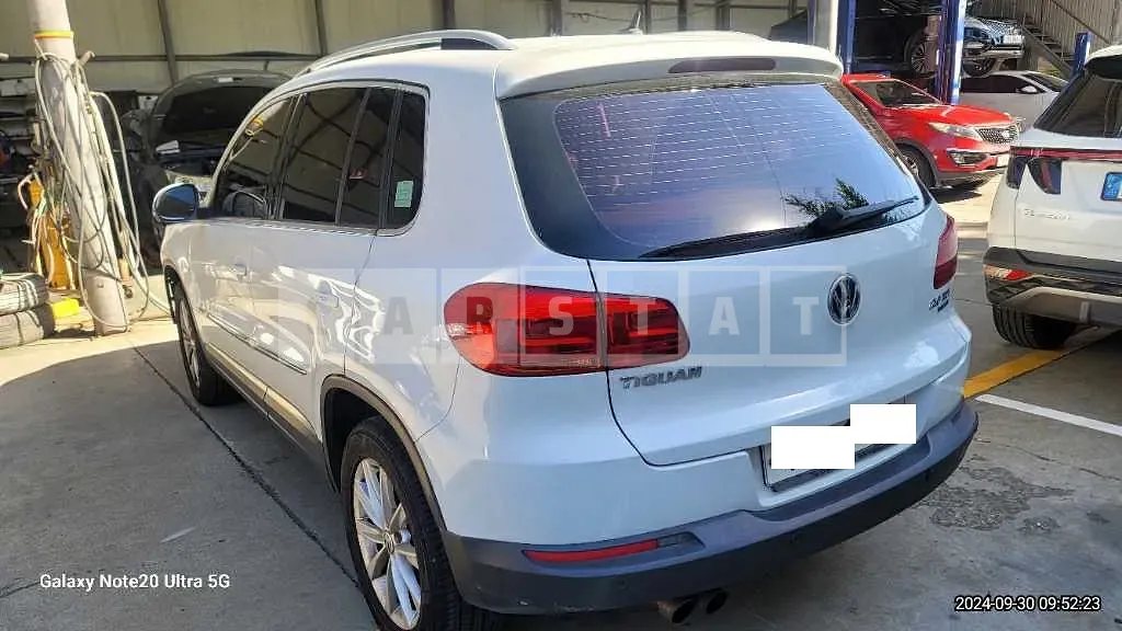 Photo 2 of 26: 2015 Volkswagen Tiguan 2.0 TDI Blue Motion, VIN WVGZZZ5NZFW524950 — Korean insurance auction