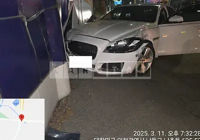 Photo 1 of 10: 2018 Jaguar XF 20d — Korean insurance auction