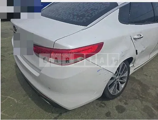 Photo 2 of 7: 2017 Kia K5 — Korean insurance auction