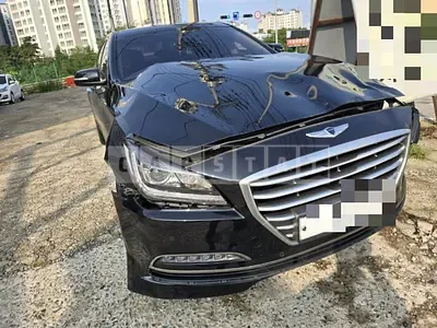 Photo 1 of 18: 2015 Genesis 3.3 — Korean insurance auction