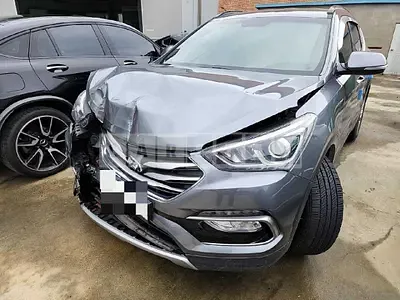 Photo 1 of 9: 2016 Hyundai Santa Fe DM 2.0, VIN KMHSW81UBGU532088 — Korean insurance auction