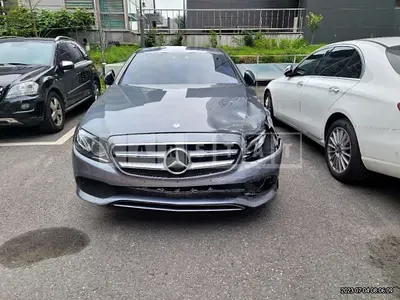 Photo 1 of 12: 2017 Mercedes-Benz E220d, VIN WDDZF0EB1HA198079 — Korean insurance auction