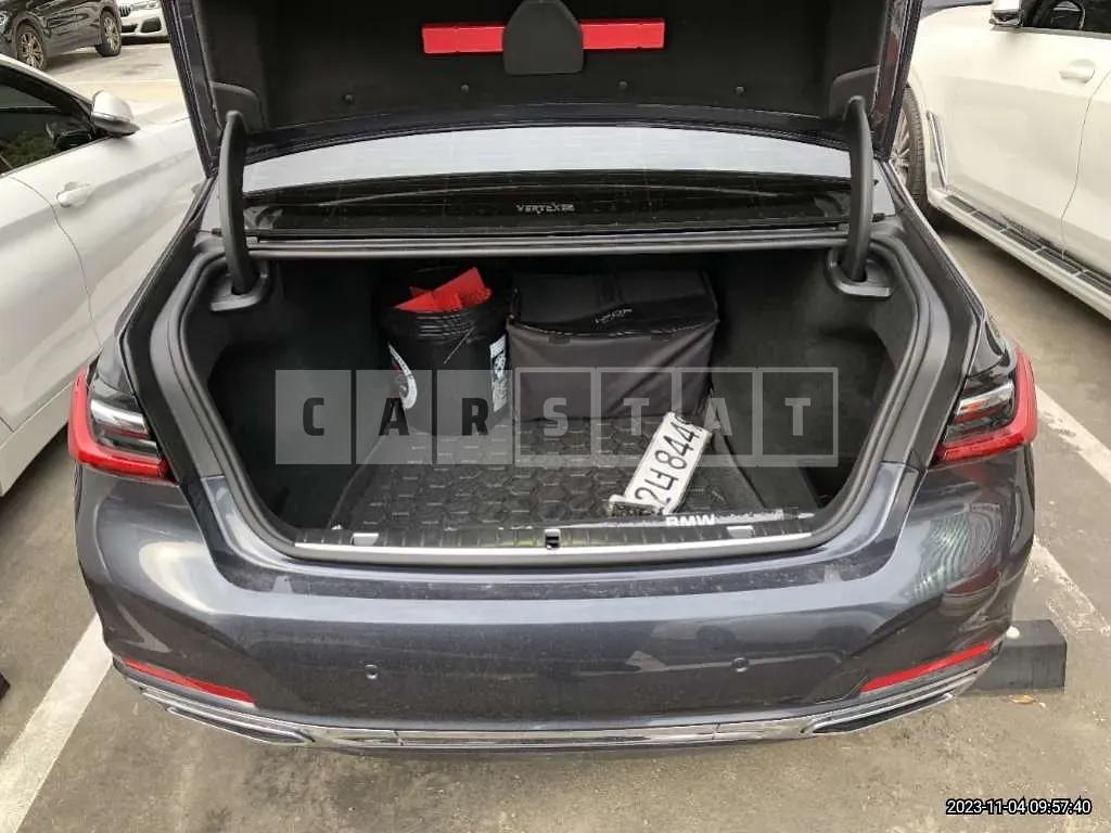 Photo 2 of 9: 2020 BMW 730Ld xDrive, VIN WBA7V4106LCE39518 — Korean insurance auction