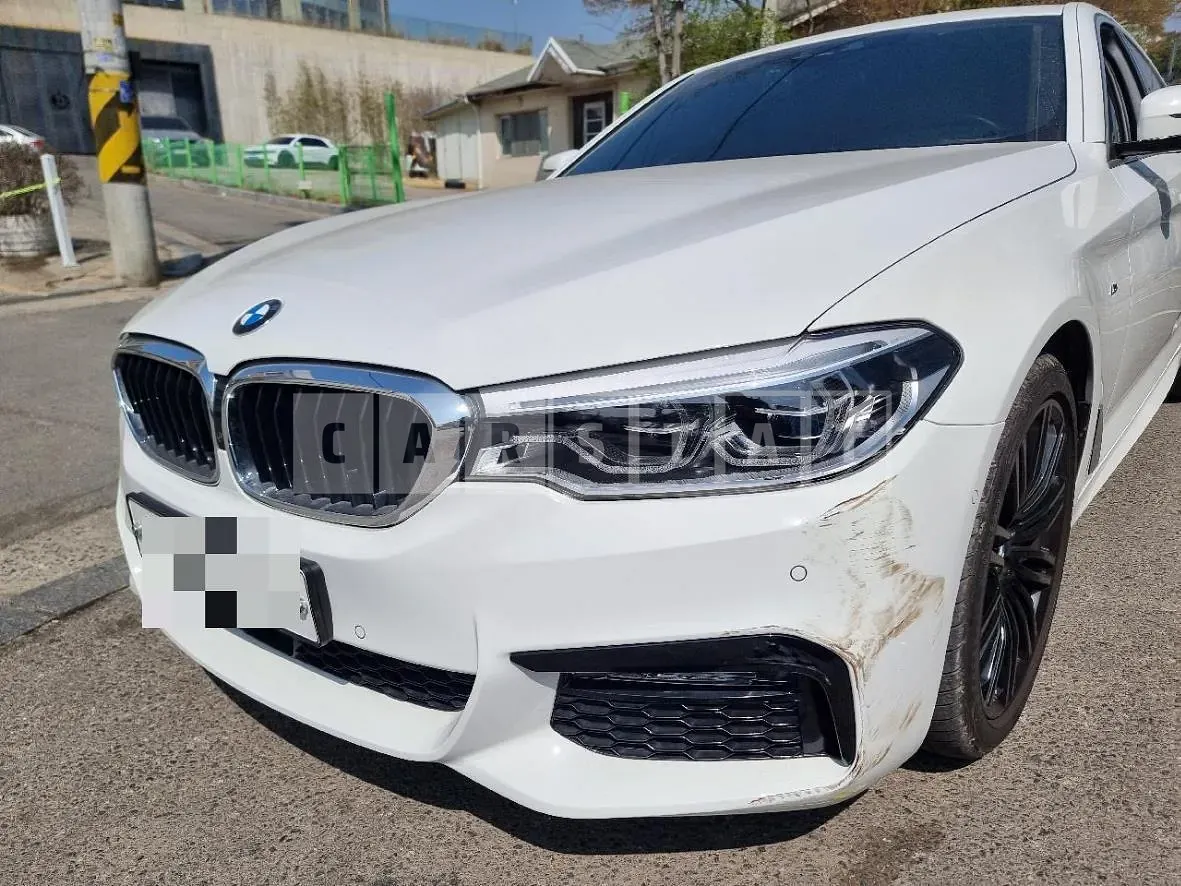 Photo 2 of 2: 2018 BMW (parts) 540i xDrive Headlamp — Korean insurance auction