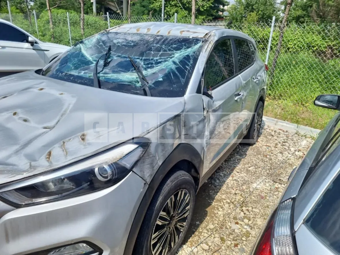 Photo 2 of 13: 2016 Hyundai Tucson TL, VIN KMHJ281ABHU284891 — Korean insurance auction