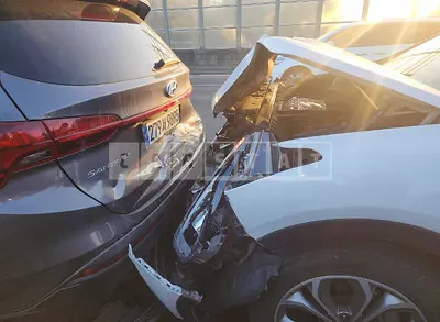 Photo 1 of 10: 2015 Hyundai Santa Fe, VIN KMHSW81UBFU434037 — Korean insurance auction