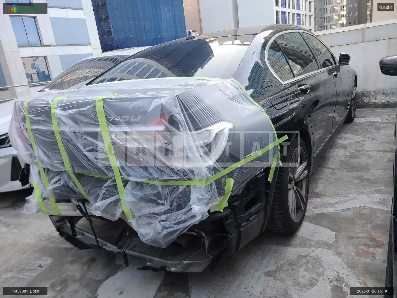 Photo 2 of 30: 2017 BMW 740Li xDrive, VIN WBA7E4101HGV25512 — Korean insurance auction