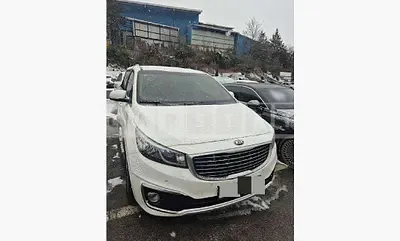 Photo 1 of 42: 2016 Kia Carnivals — Korean insurance auction