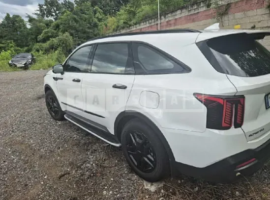 Photo 2 of 17: 2025 Kia Sorento — Korean insurance auction