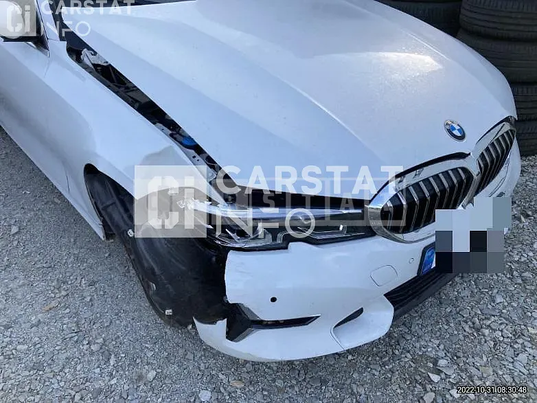 Photo 2 of 10: 2021 BMW 320i — Korean insurance auction
