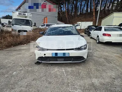 Photo 1 of 15: 2022 Kia EV6 4WD — Korean insurance auction