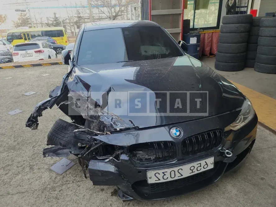 Photo 2 of 6: 2017 BMW 320i, VIN WBA8A9103HK883608 — Korean insurance auction