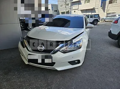Photo 1 of 17: 2018 Nissan Altima 2.5 — Korean insurance auction