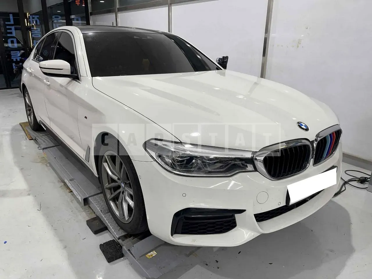 Photo 2 of 20: 2019 BMW 520d M Sport Plus, VIN WBAJF310XLWW61391 — Korean insurance auction