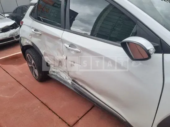 Photo 2 of 38: 2018 Hyundai Kona, VIN KMHK4815GJU142195 — Korean insurance auction