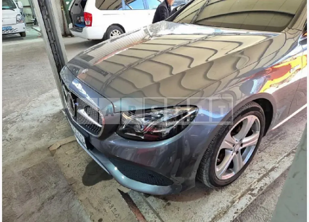 Photo 2 of 19: 2017 Mercedes-Benz E220d — Korean insurance auction