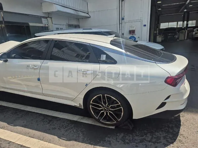 Photo 2 of 19: 2020 Kia K5, VIN KNAG6412BLA010635 — Korean insurance auction