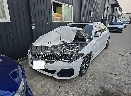 Photo 2 of 14: 2023 BMW 523d xDrive — Korean insurance auction