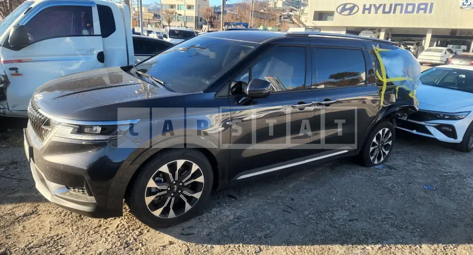 Photo 2 of 8: 2023 Kia Carnival Limousine — Korean insurance auction