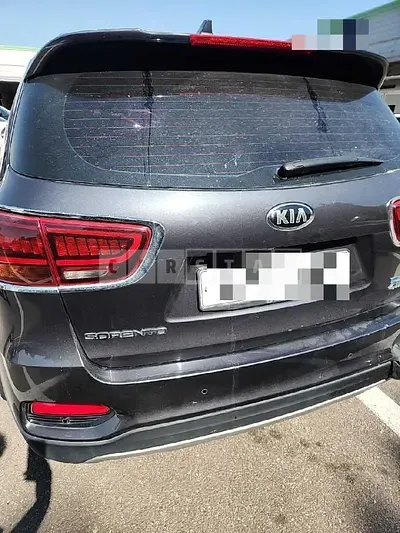 Photo 1 of 71: 2018 Kia Sorento 4WD, VIN KNAPK81BDKA528811 — Korean insurance auction
