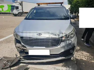 Photo 1 of 15: 2016 Kia Carnival — Korean insurance auction