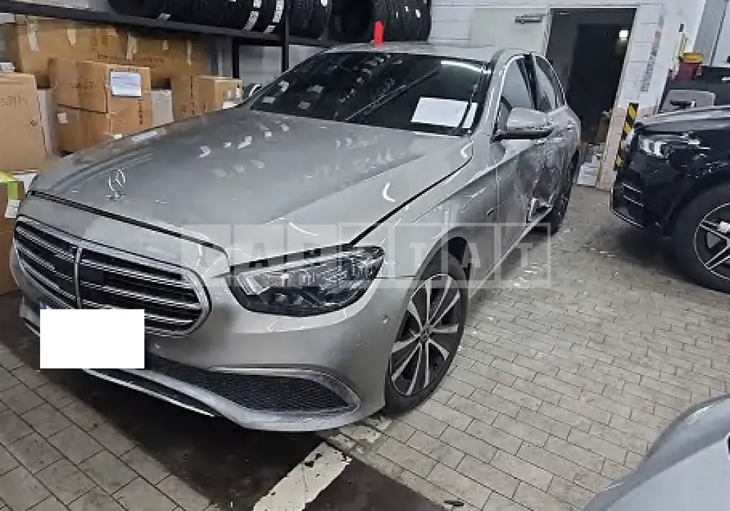 Photo 2 of 16: 2021 Mercedes-Benz E300 e 4Matic — Korean insurance auction