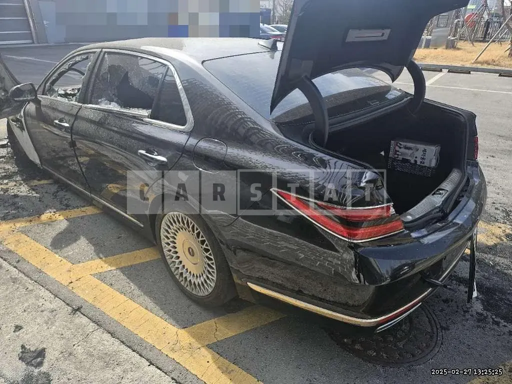 Photo 2 of 15: 2019 Genesis G90 3.3T — Korean insurance auction