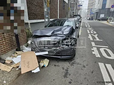 Photo 1 of 16: 2015 Genesis 3.3 — Korean insurance auction