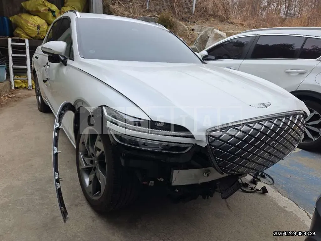 Photo 2 of 37: 2022 Genesis GV70 Electric Car AWD — Korean insurance auction