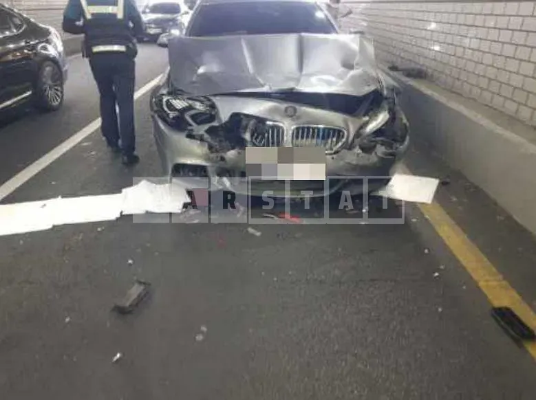 Photo 2 of 4: 2016 BMW 520d — Korean insurance auction
