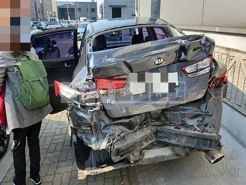 Photo 2 of 11: 2016 Kia K5 2.0, VIN KNAGS411BHA123757 — Korean insurance auction