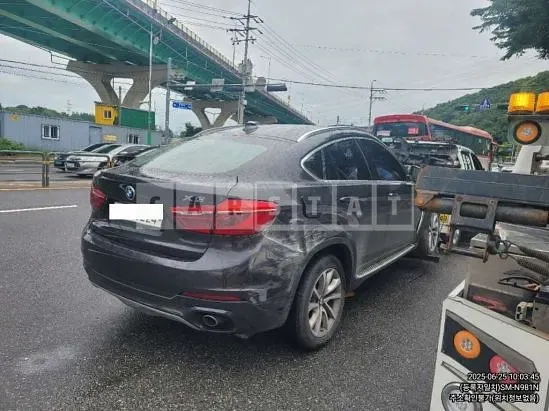 Photo 2 of 26: 2016 BMW X6 xDrive 30d — Korean insurance auction