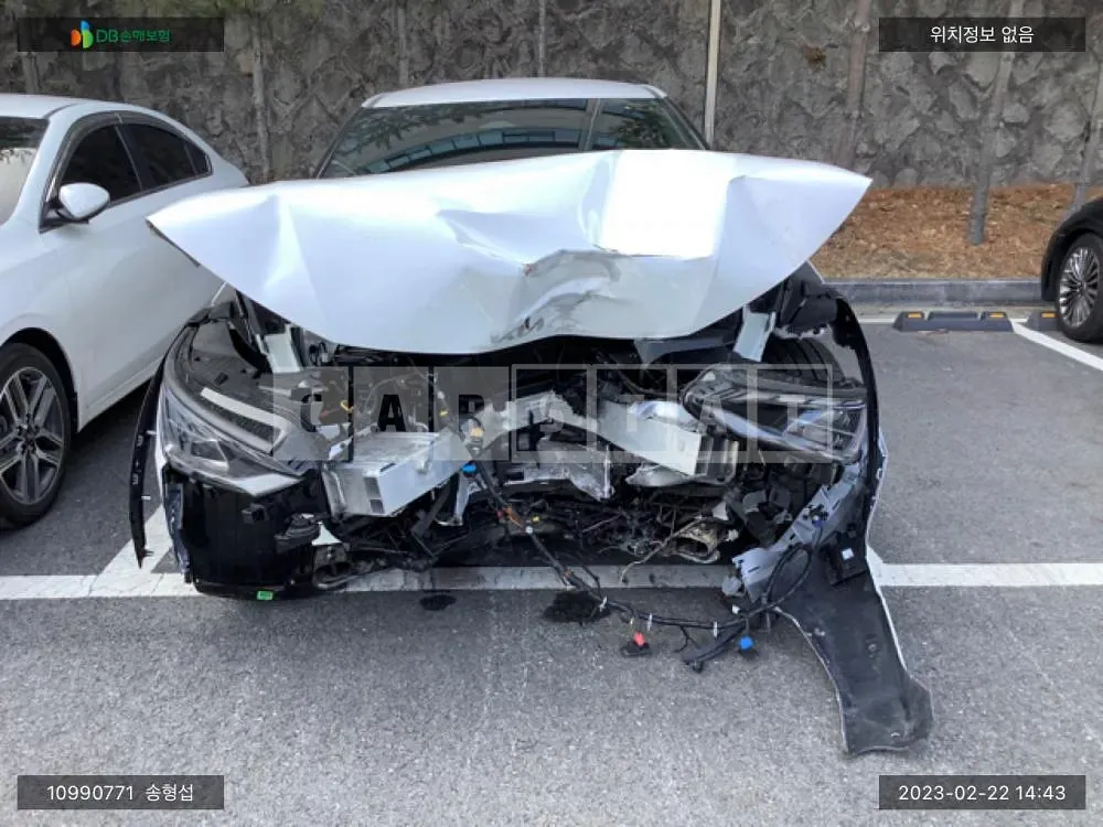 Photo 2 of 26: 2022 Kia EV6 Long Range, VIN KNAC381AFNA083218 — Korean insurance auction