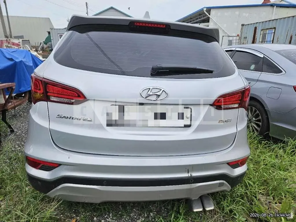 Photo 2 of 11: 2015 Hyundai Santa Fe DM — Korean insurance auction