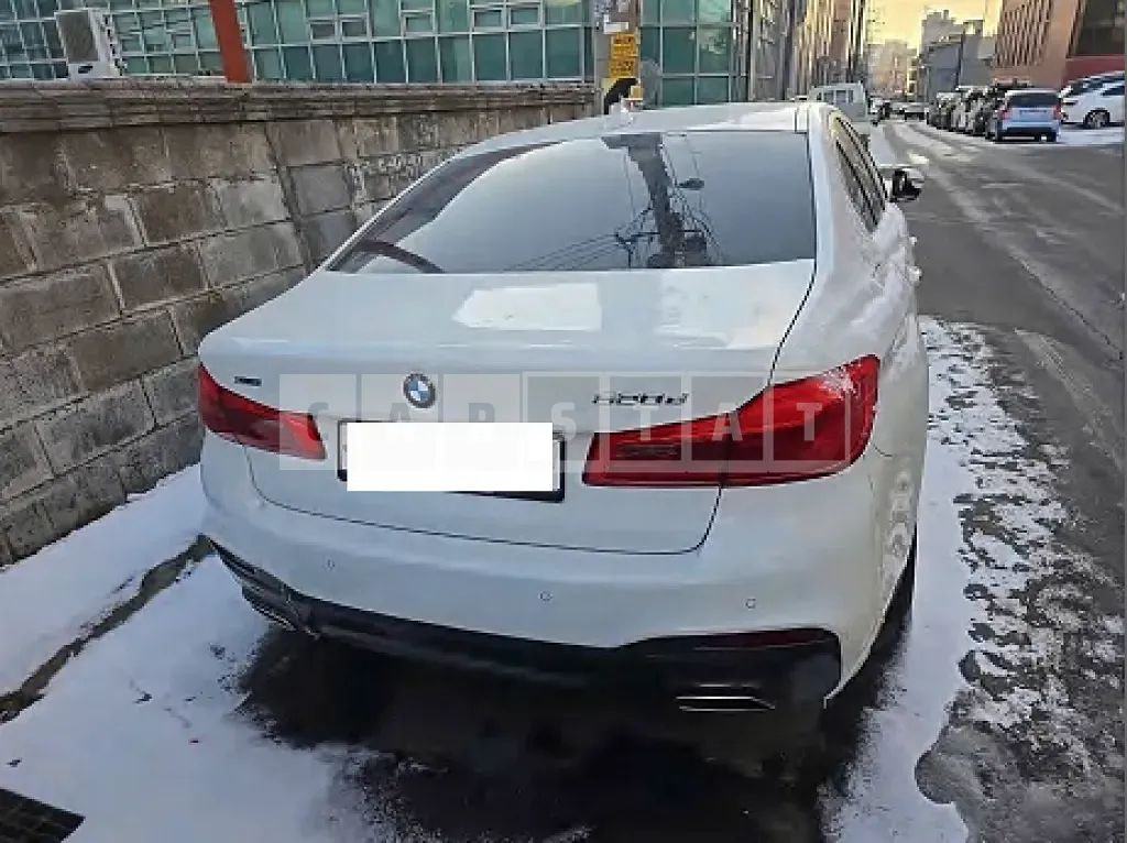 Photo 2 of 11: 2018 BMW 520d xDrive — Korean insurance auction