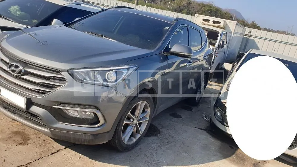 Photo 2 of 11: 2017 Hyundai Santa Fe, VIN KMHSW81UBHU767346 — Korean insurance auction