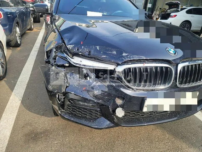 Photo 2 of 31: 2020 BMW 530e iPerformance M Sport, VIN WBAJS9101LCE32262 — Korean insurance auction