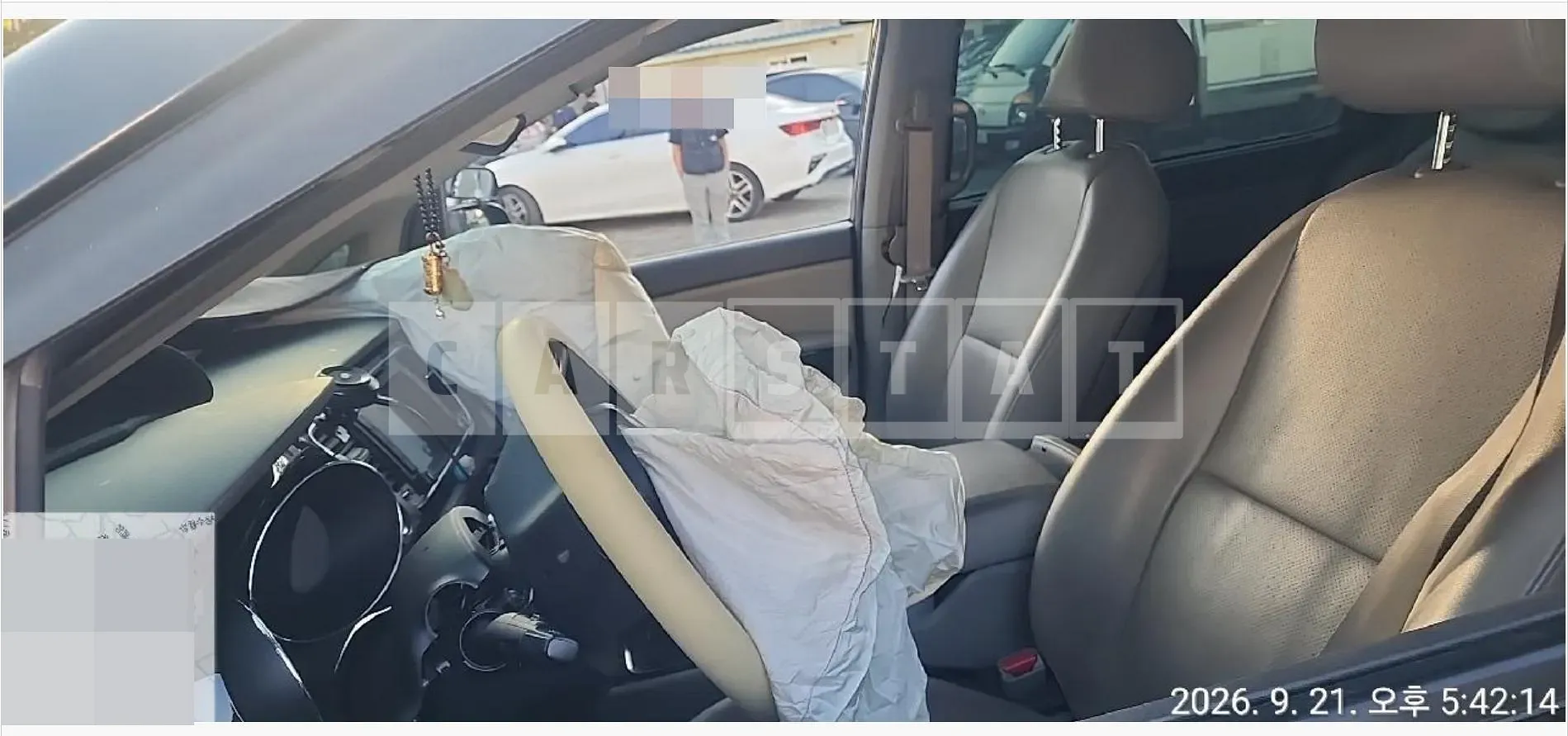 Photo 2 of 5: 2015 Kia Carnival 9 Seater — Korean insurance auction